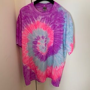 Universal tie dye t shirt size XL